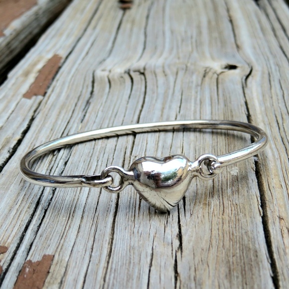 Taxco Jewelry - Vintage TAXCO 925 Heart Hinged Bangle Bracelet
